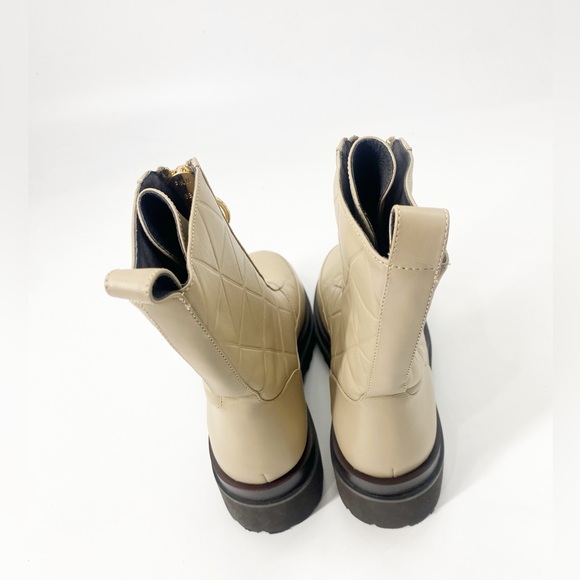 Lolacruz Women’s Zip Ankle Boots Sz 36/6 Nude Quilted